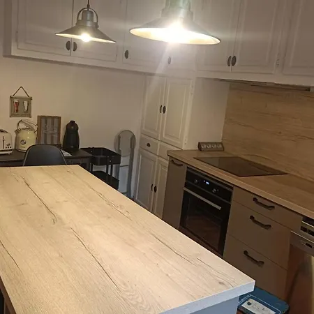 Apartament Bright Family Home In Pezenas
