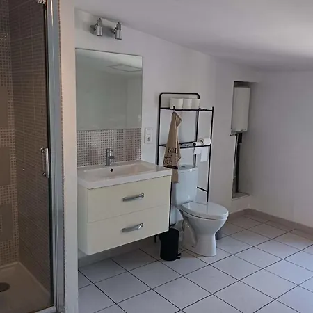 Apartament Bright Family Home In Pezenas *